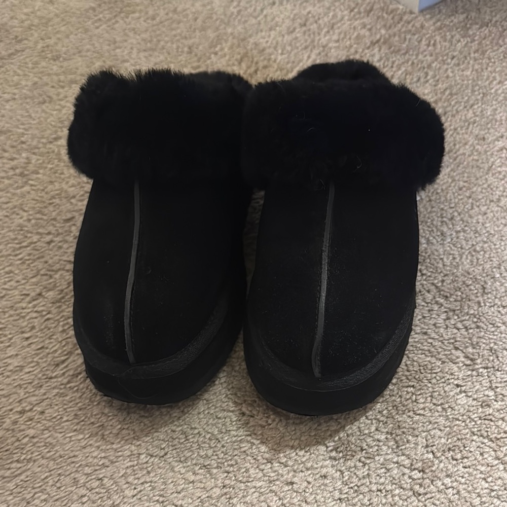 Cozy Black Fur-Lined Slippers